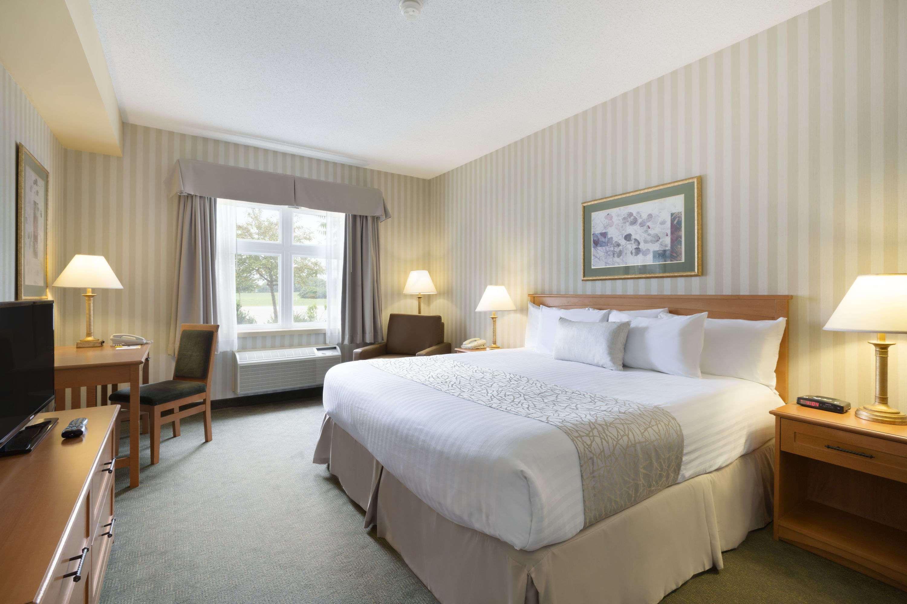 Days Inn By Wyndham Orillia Exteriér fotografie