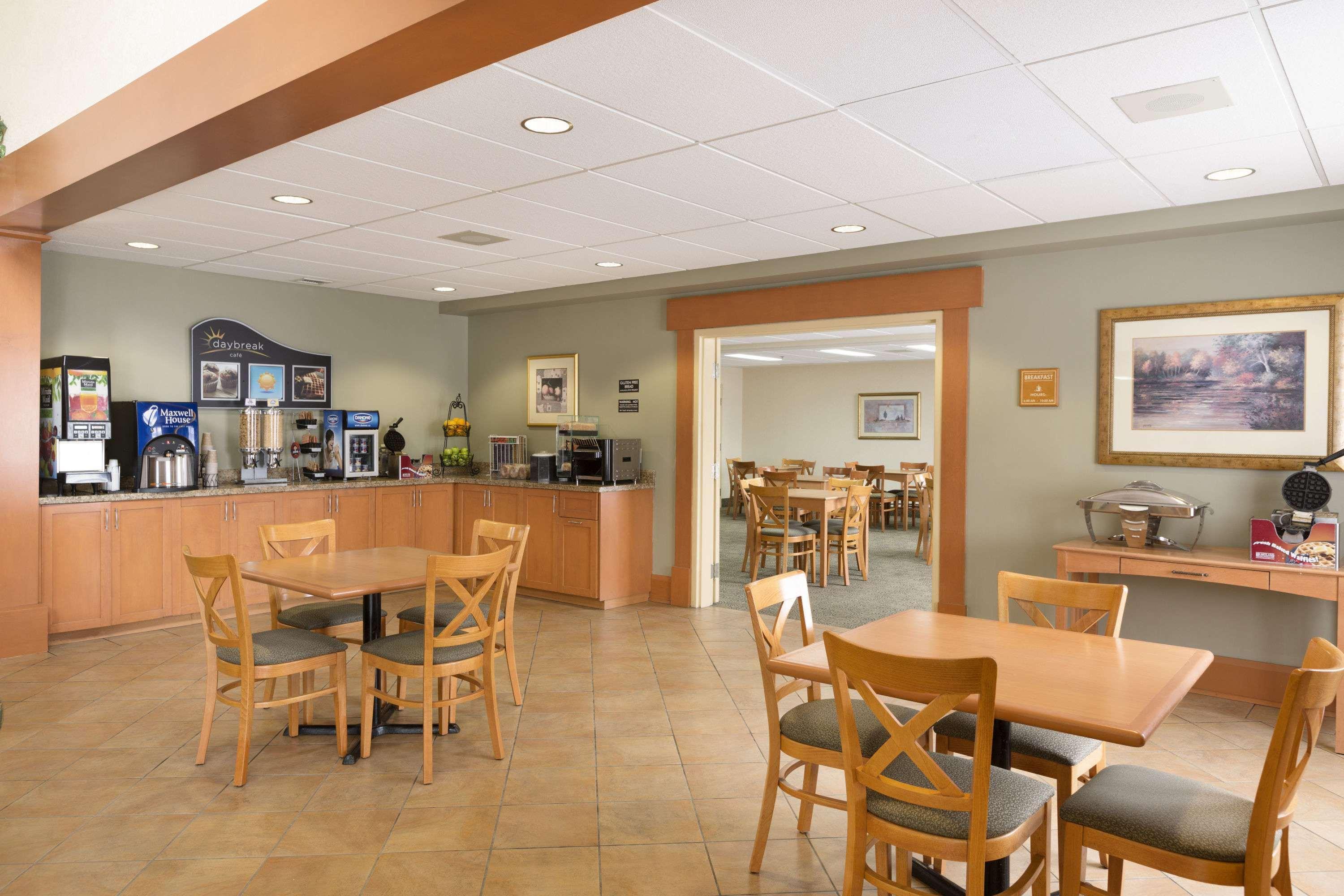 Days Inn By Wyndham Orillia Exteriér fotografie
