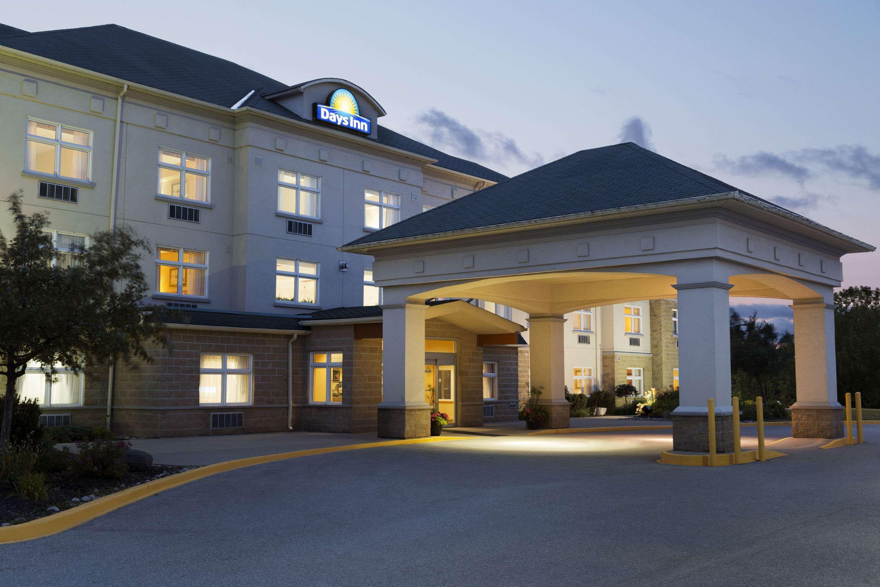 Days Inn By Wyndham Orillia Exteriér fotografie