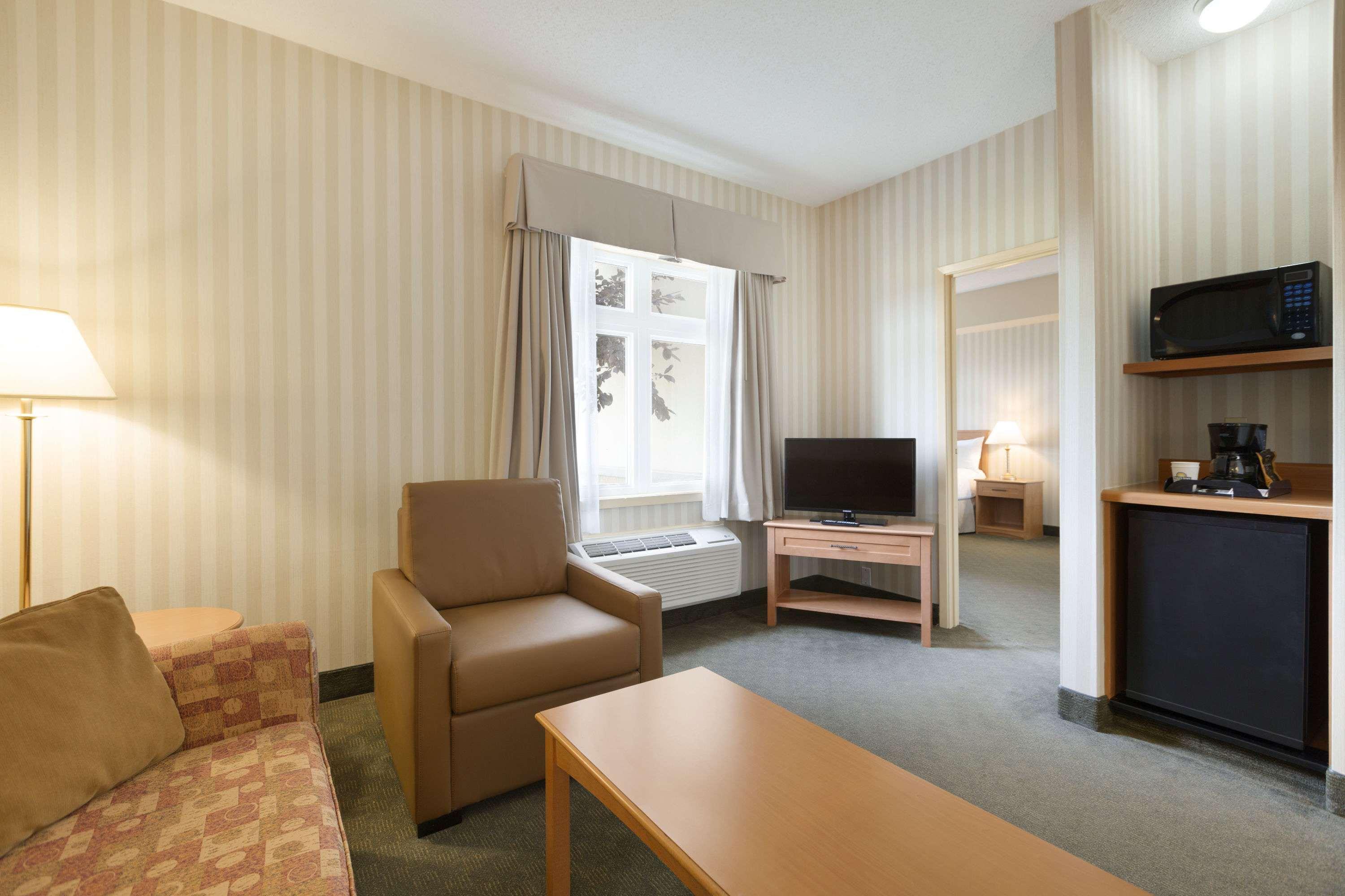 Days Inn By Wyndham Orillia Exteriér fotografie
