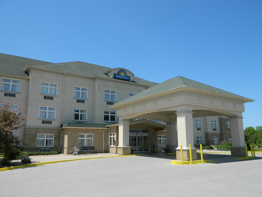 Days Inn By Wyndham Orillia Exteriér fotografie